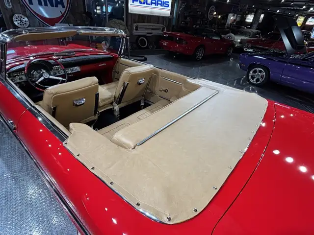 1962 Chrysler 300 Convertible - Photo 10