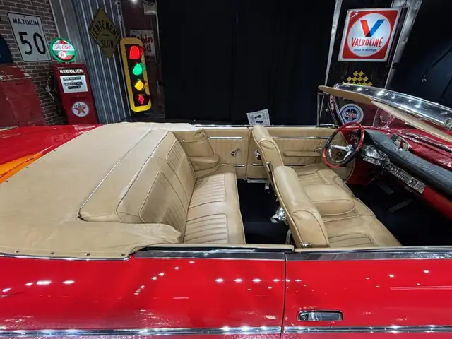 1962 Chrysler 300 Convertible - Photo 12