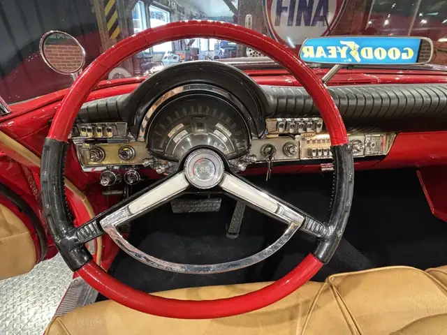 1962 Chrysler 300 Convertible - Photo 21