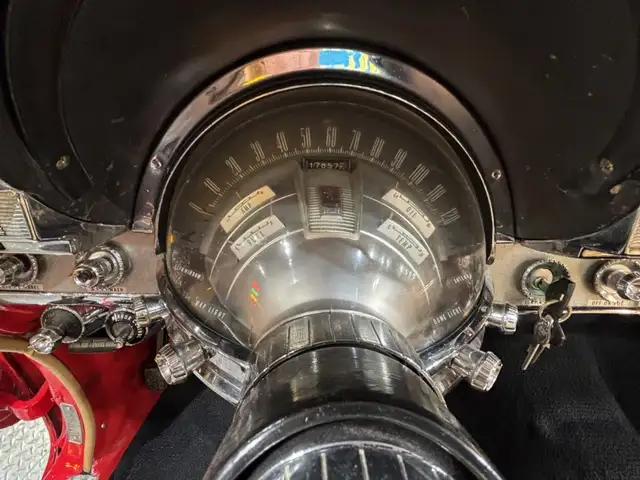 1962 Chrysler 300 Convertible - Photo 23