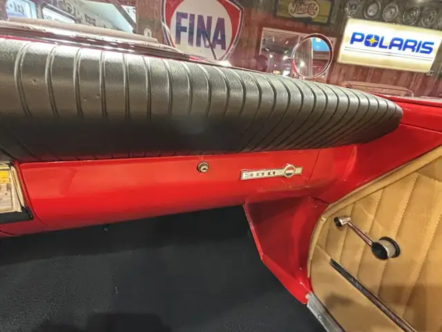 1962 Chrysler 300 Convertible - Photo 28