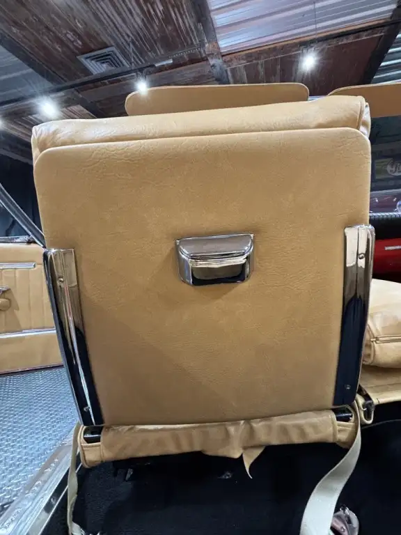 1962 Chrysler 300 Convertible - Photo 32