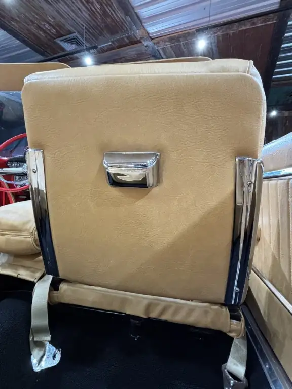 1962 Chrysler 300 Convertible - Photo 33