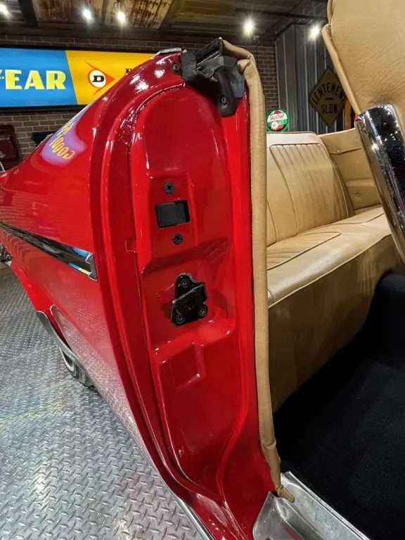 1962 Chrysler 300 Convertible - Photo 37