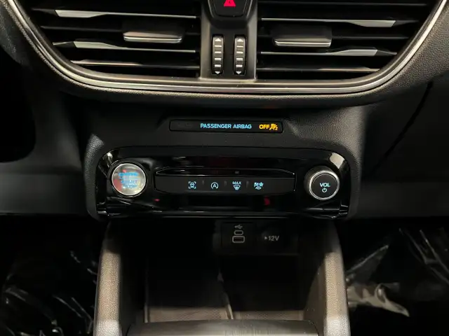 2025 Ford Escape - Photo 26