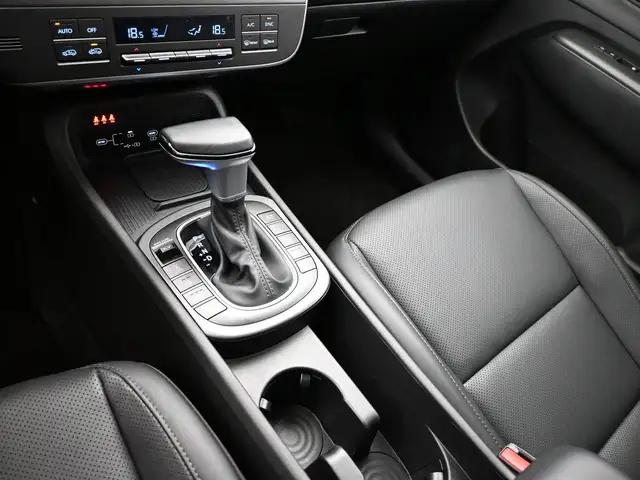 2025 Hyundai Kona PREFERRED TREND HEATED SEATS, HEATED STEERING - Photo 9