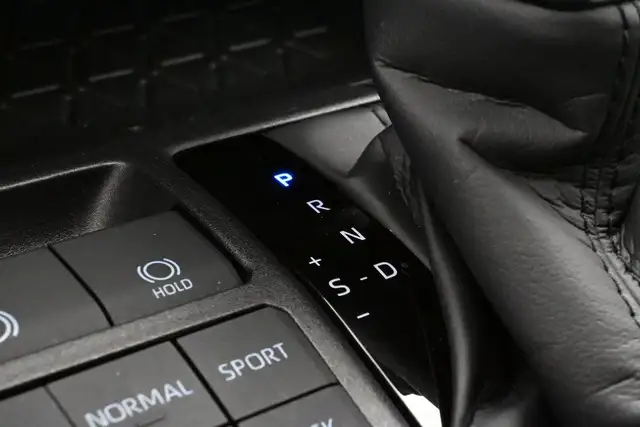 2025 Toyota RAV4 LE HEATED SEATS BACKUP CAMERA & MORE! - Photo 8