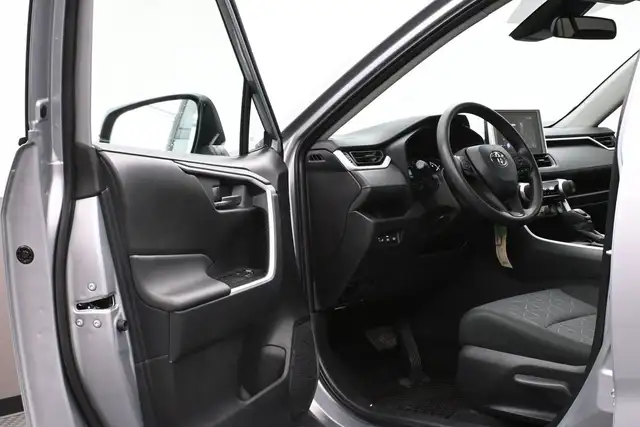 2025 Toyota RAV4 LE HEATED SEATS BACKUP CAMERA & MORE! - Photo 19