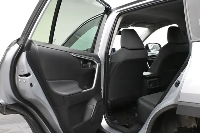 2025 Toyota RAV4 LE HEATED SEATS BACKUP CAMERA & MORE! - Photo 20