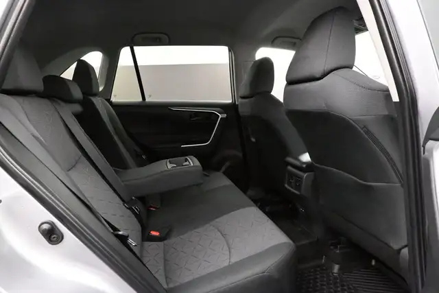 2025 Toyota RAV4 LE HEATED SEATS BACKUP CAMERA & MORE! - Photo 28