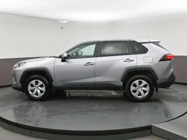 2025 Toyota RAV4 LE HEATED SEATS BACKUP CAMERA & MORE! - Photo 32