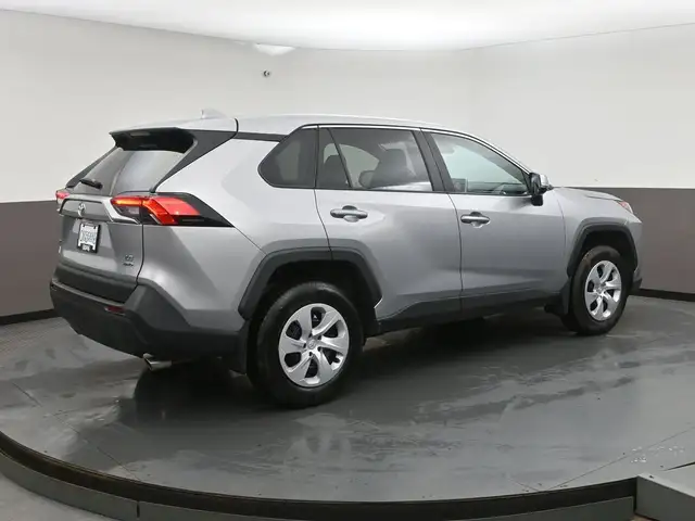 2025 Toyota RAV4 LE HEATED SEATS BACKUP CAMERA & MORE! - Photo 35