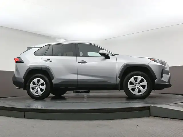 2025 Toyota RAV4 LE HEATED SEATS BACKUP CAMERA & MORE! - Photo 38