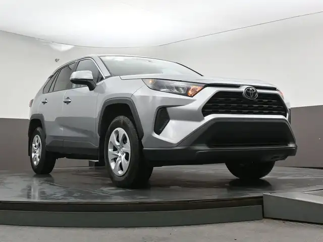2025 Toyota RAV4 LE HEATED SEATS BACKUP CAMERA & MORE! - Photo 39