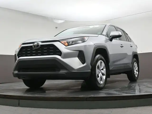 2025 Toyota RAV4 LE HEATED SEATS BACKUP CAMERA & MORE! - Photo 40