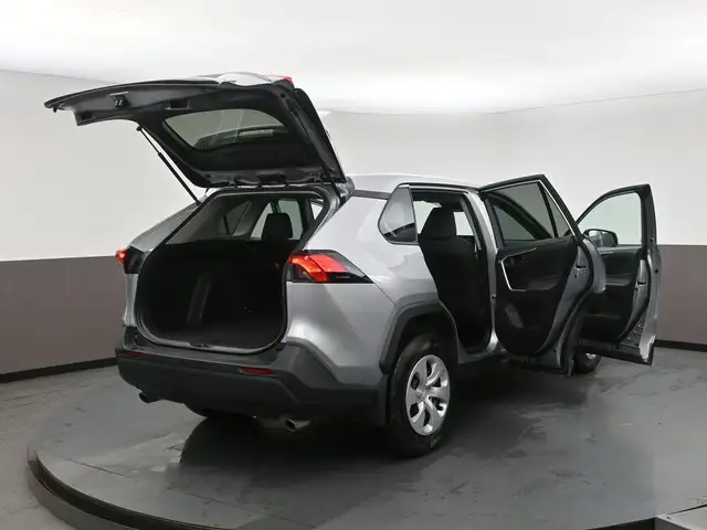 2025 Toyota RAV4 LE HEATED SEATS BACKUP CAMERA & MORE! - Photo 60