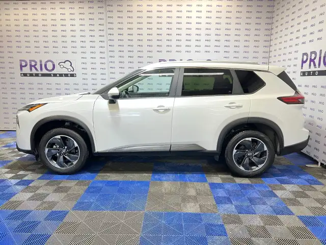 2024 Nissan Rogue - Photo 2