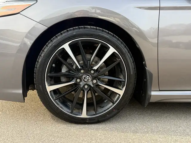 2018 Toyota Camry XSE V6 Auto |ACCIDENT FREE|1-OWNER|RED INTRIOR - Photo 9