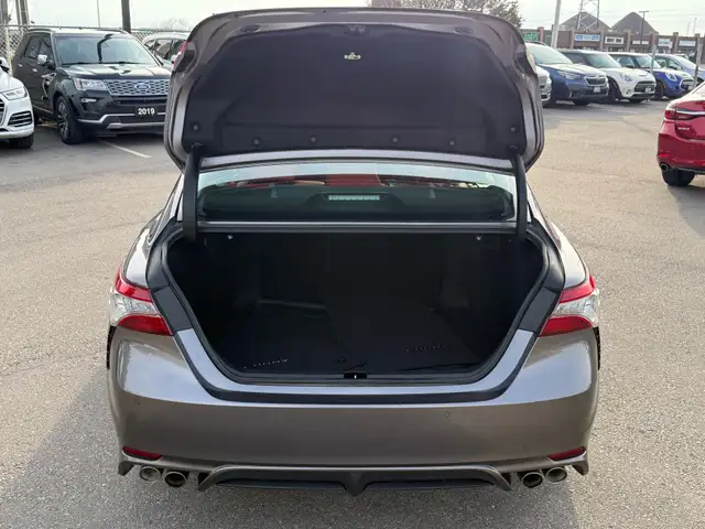 2018 Toyota Camry XSE V6 Auto |ACCIDENT FREE|1-OWNER|RED INTRIOR - Photo 11