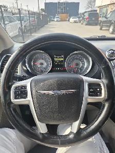 2015 Chrysler Town & Country Touring L - Photo 12