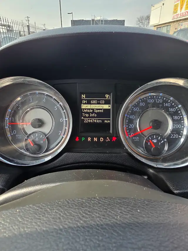 2015 Chrysler Town & Country Touring L - Photo 13