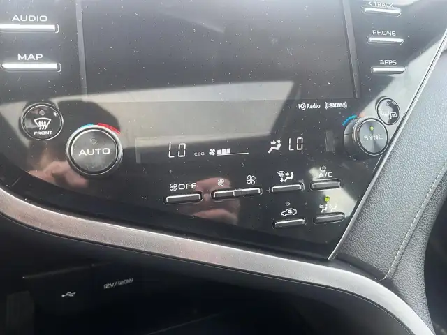 2020 Toyota Camry Hybrid SE SE | Hybrid | Sunroof | Leather - Photo 15