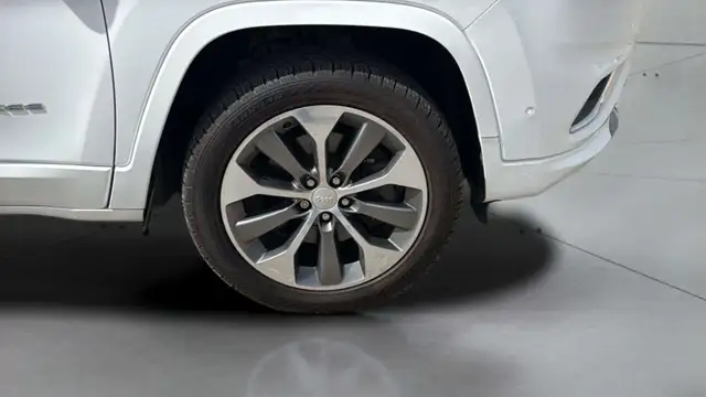 2019 Jeep Cherokee OVERLAND 4x4 2.0T B.S.A/NAV/CAM/PANOROOF/LOAD - Photo 10