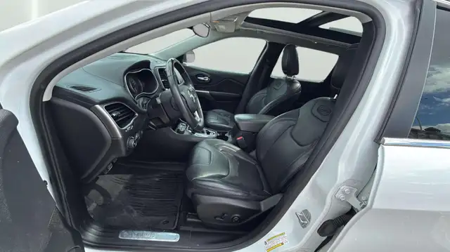 2019 Jeep Cherokee OVERLAND 4x4 2.0T B.S.A/NAV/CAM/PANOROOF/LOAD - Photo 16