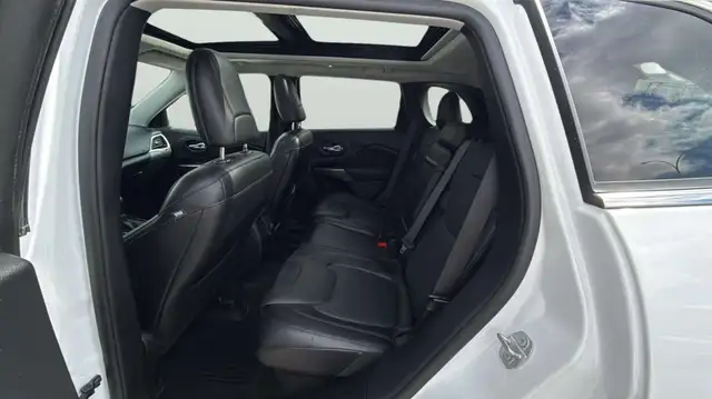 2019 Jeep Cherokee OVERLAND 4x4 2.0T B.S.A/NAV/CAM/PANOROOF/LOAD - Photo 17