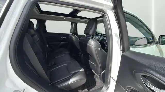 2019 Jeep Cherokee OVERLAND 4x4 2.0T B.S.A/NAV/CAM/PANOROOF/LOAD - Photo 19