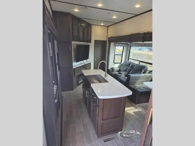 2021 Dutchmen RV Atlas 3602LFKB - Photo 13