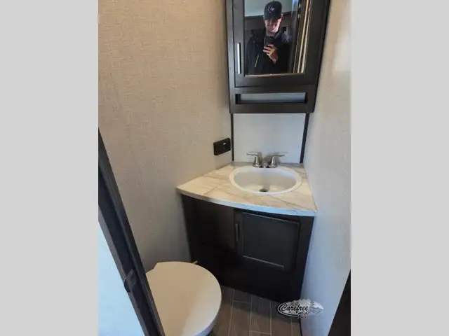 2021 Dutchmen RV Atlas 3602LFKB - Photo 17