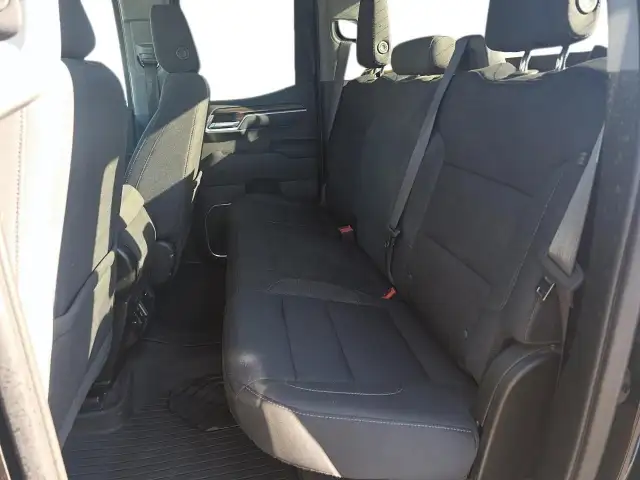 2022 Chevrolet Silverado 1500 LT 1LT | Save $23,075 vs New - Photo 10