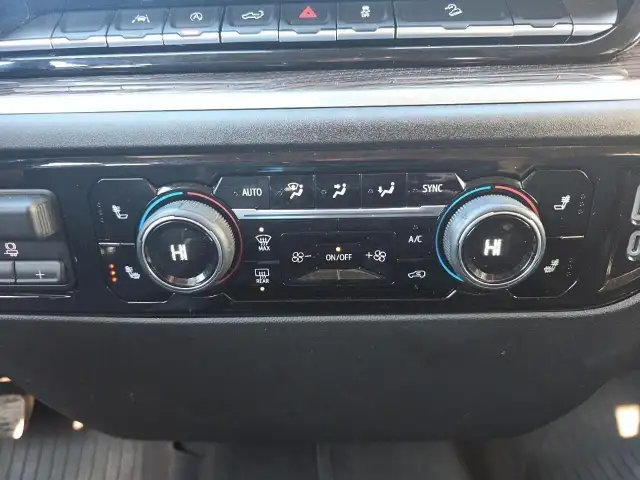 2022 Chevrolet Silverado 1500 LT 1LT | Save $23,075 vs New - Photo 12