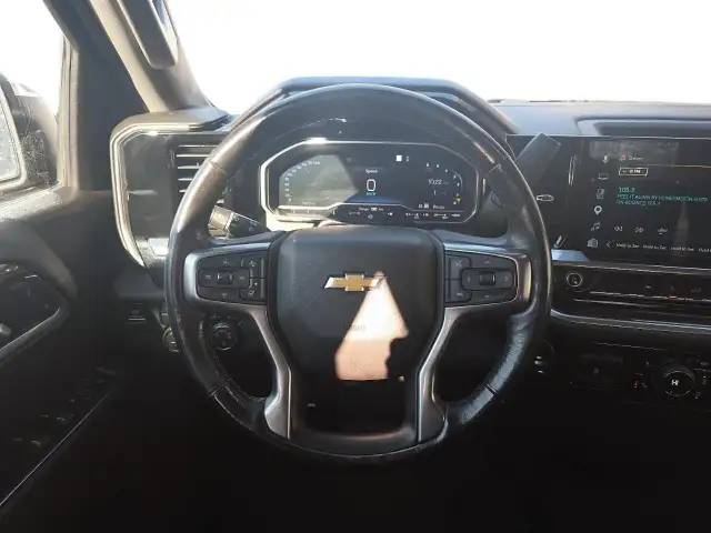 2022 Chevrolet Silverado 1500 LT 1LT | Save $23,075 vs New - Photo 14