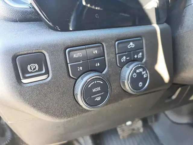 2022 Chevrolet Silverado 1500 LT 1LT | Save $23,075 vs New - Photo 16