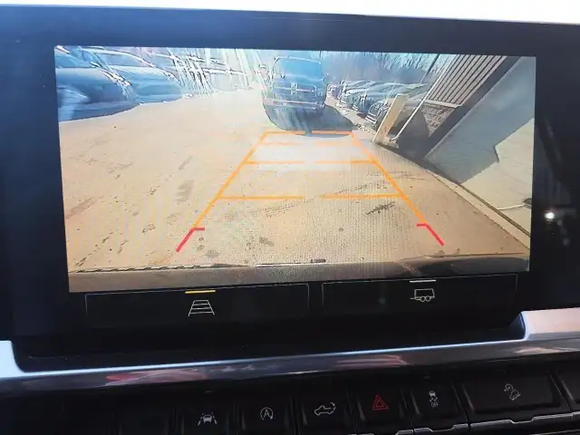 2022 Chevrolet Silverado 1500 LT 1LT | Save $23,075 vs New - Photo 17