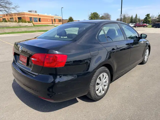 2013 Volkswagen Jetta Sedan 4dr 2.5L - Photo 3