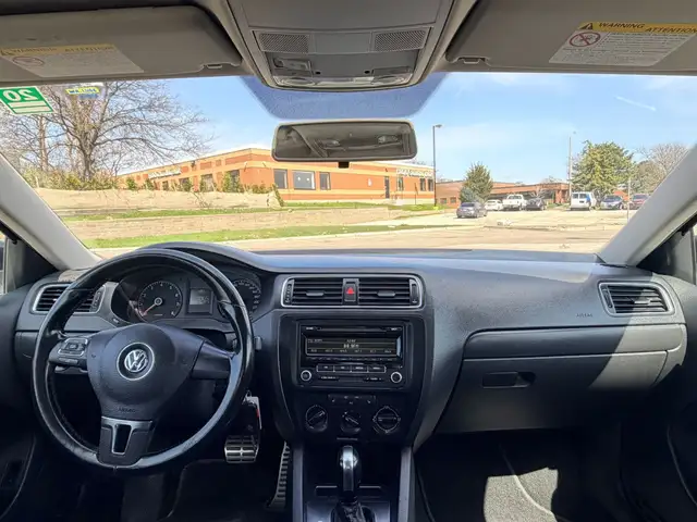 2013 Volkswagen Jetta Sedan 4dr 2.5L - Photo 9
