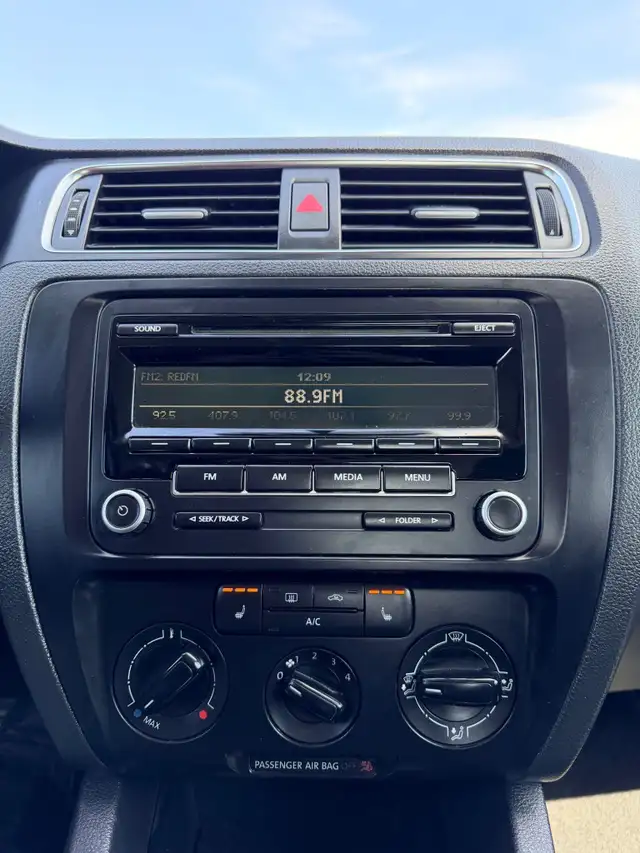 2013 Volkswagen Jetta Sedan 4dr 2.5L - Photo 12