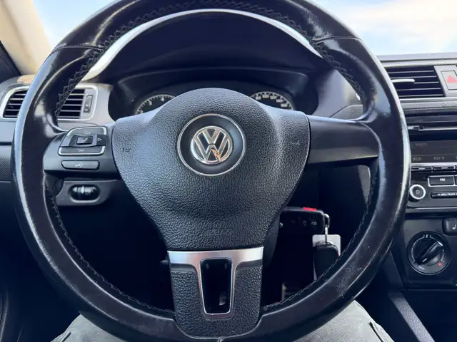 2013 Volkswagen Jetta Sedan 4dr 2.5L - Photo 16