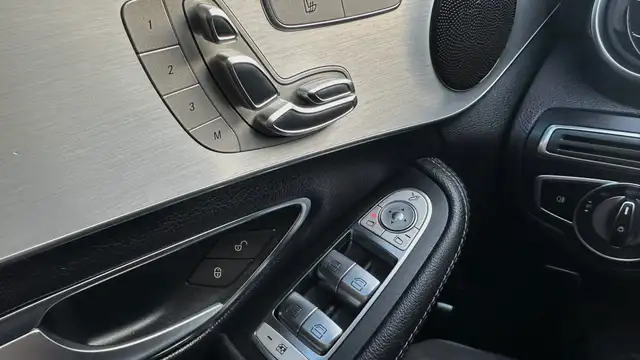 2019 Mercedes-Benz C-Class C 300 4MATIC SEDAN-ALL-WHEEL DRIVE-LE - Photo 11