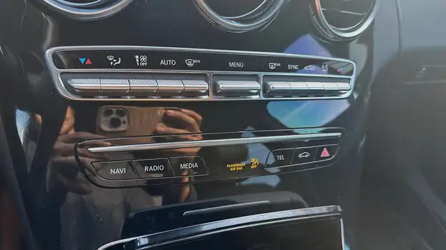 2019 Mercedes-Benz C-Class C 300 4MATIC SEDAN-ALL-WHEEL DRIVE-LE - Photo 18