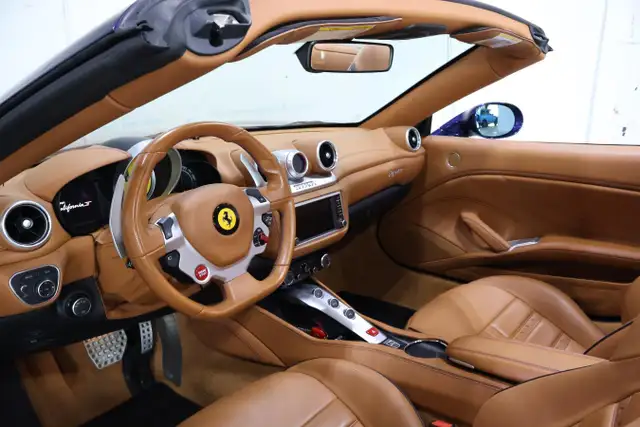 2015 Ferrari California T - Photo 16