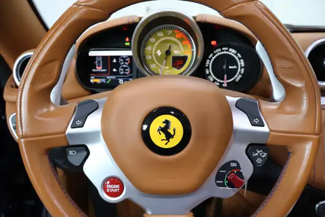 2015 Ferrari California T - Photo 18