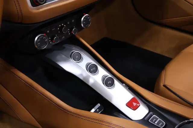 2015 Ferrari California T - Photo 22