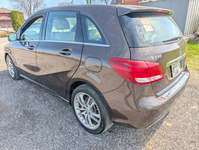 2015 Mercedes-Benz B-Class 4dr HB B 250 | Sun-roof! | Heated sea - Photo 4