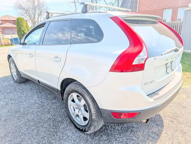 2011 Volvo XC60 AWD | Fully loaded! | Heated seats! | Clean titl - Photo 5