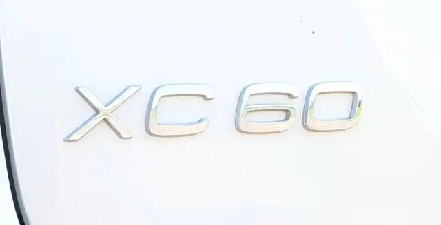 2011 Volvo XC60 AWD | Fully loaded! | Heated seats! | Clean titl - Photo 21