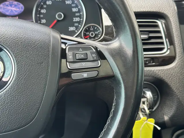 2011 Volkswagen Touareg Highline | AWD | LEATHER | PANO-ROOF | N - Photo 27